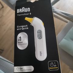 Ear thermometer