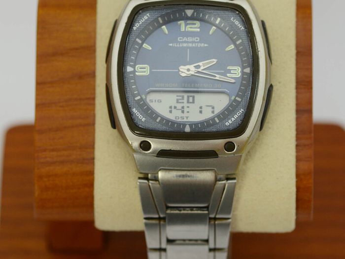 Casio Illuminator 2747 AW-81 Quartz Watch