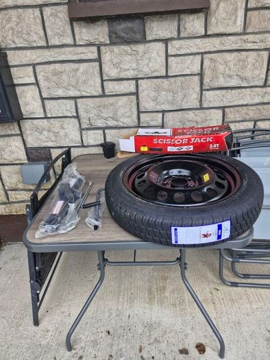 hyunda Kona 241 emergency wheel with jack and wheel cover.