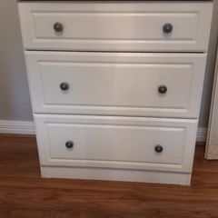 Chest of drawers