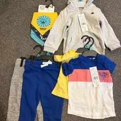 Baby Boy 9-12mth New 2x outfit 1 x hoodie & Bibs