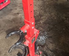 Coil spring compression tool