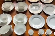 white minton 20 + 4 egg cups