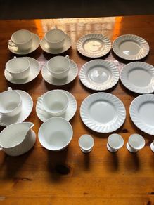 white minton 20 + 4 egg cups