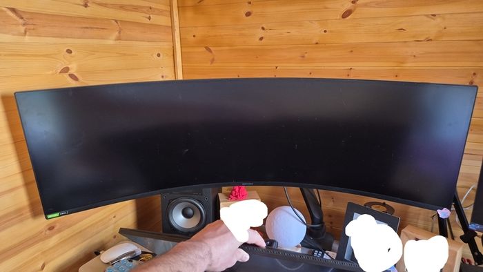 Samsung Odyssey G9 49 inch curved monitor
