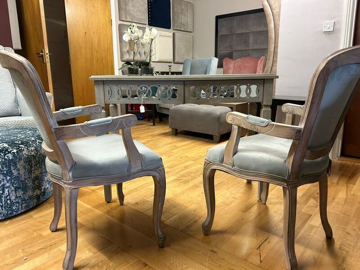 Console Table & Chairs