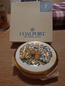 Coalport Queen Elizabeth ll 1977 bone china trinket box