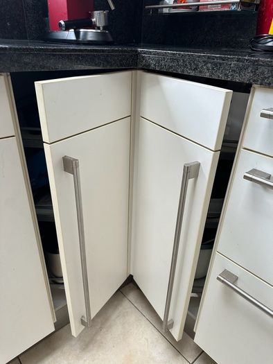 SieMatic Kitchen with Granite Worktops and Appliances