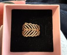 Pandora rose Gold feather ring