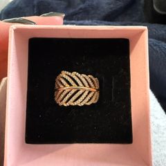 Pandora rose Gold feather ring