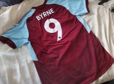 Puma Burnley Jersey Byrne No.9 Size XL