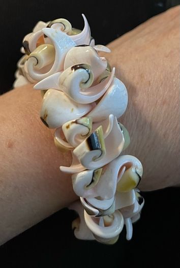 Mauritius shell bracelet