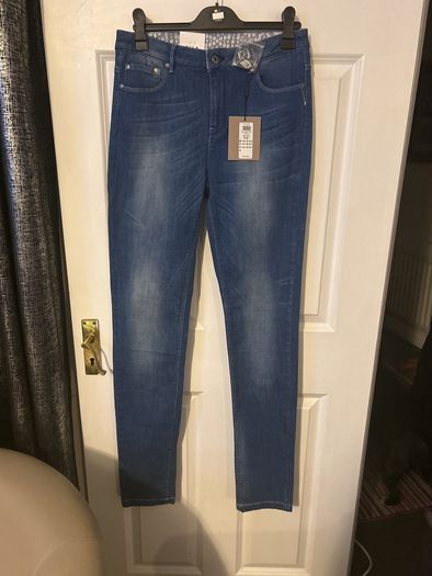 New villa jeans RRP E60