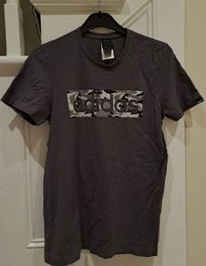 Adidas Tee shirt size S