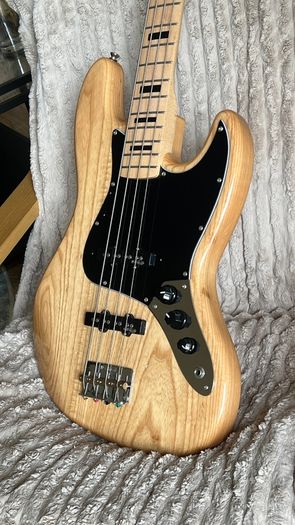 Vintage VJ74 ReIssued Bass, Natural Ash