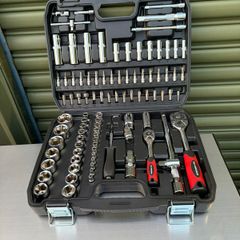 Brand New 100pc Socket Set - 1/2 & 1/4 Drive