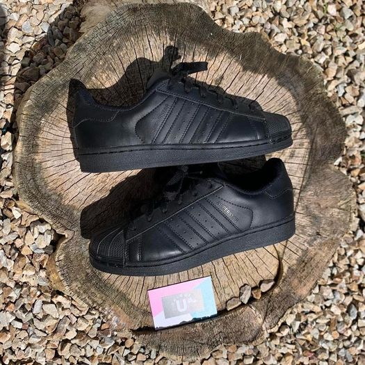 Classic Adidas Superstar All Black