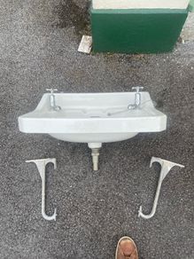 Vintage Twyfords porcelain sink