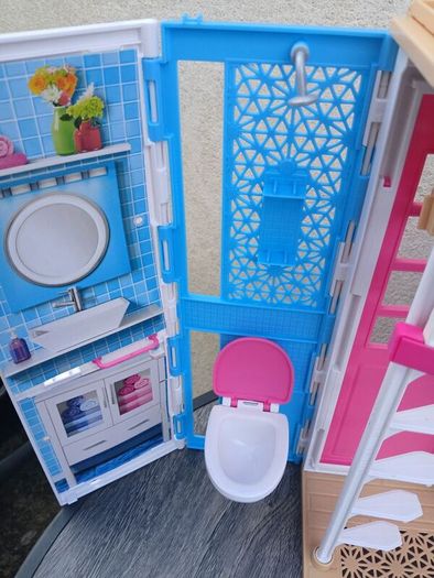 Foldable Barbie House
