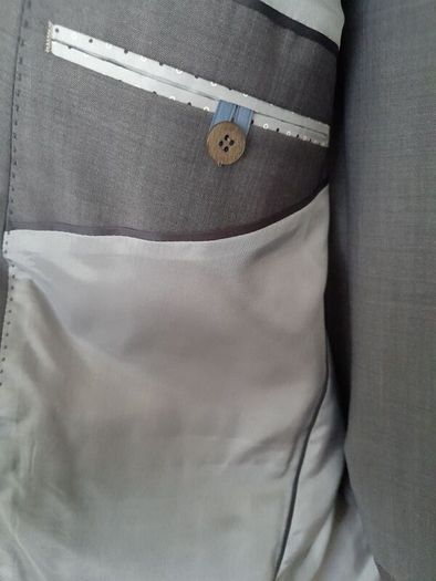 Brand new suit.Size 44R