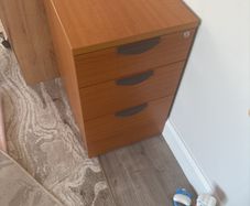 Beautiful and sturdy chest of drawers in excellent condition. Perfect for home office or some extra storage
