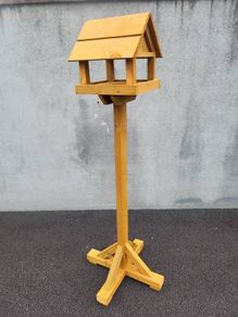 Bird table
