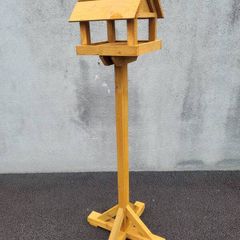 Bird table