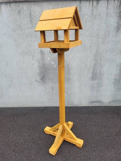 Bird table