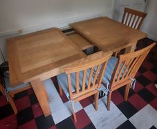 Kitchen table and 4 chairs