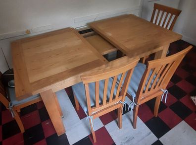 Kitchen table and 4 chairs