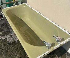 Vintage Avocado Cast Iron Bath