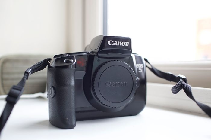 Canon EOS 5 35mm Body + Battery pack