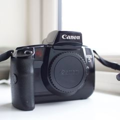 Canon EOS 5 35mm Body + Battery pack