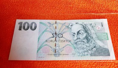 mint 100 Korun Ceskych collectable