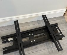 TV Wall Mount with Swing Arm