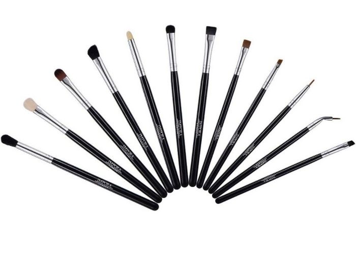 Eyeshadow Brushes, Blending Brush, Crease Brush, Eyeliner Brush & more 12 Brushes (FREE POSTAGE)