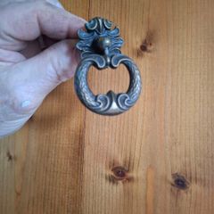 Drawer pulls