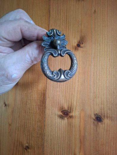 Drawer pulls
