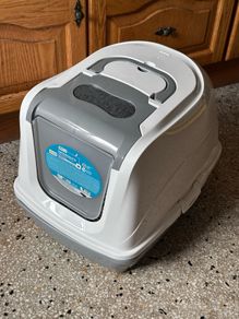 Cat litter box and scoop