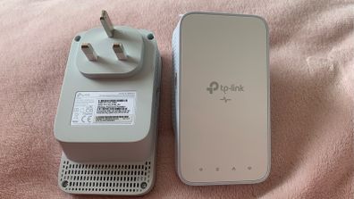 TP-Link AV1000 Gigabit Powerline ac Wi-Fi Extender TL-WAP7517