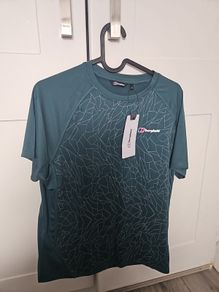 boys Berghaus set, t shirt & shorts, size XL Boys, brand new can't find receipt.