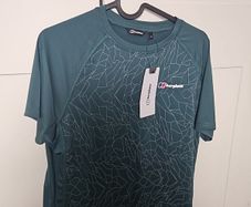 boys Berghaus set, t shirt & shorts, size XL Boys, brand new can't find receipt.