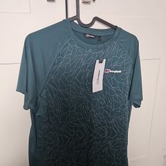 boys Berghaus set, t shirt & shorts, size XL Boys, brand new can't find receipt.