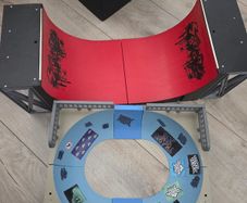 Fingers skateboard ramp