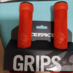 Bicycle parts  / handlebar grips