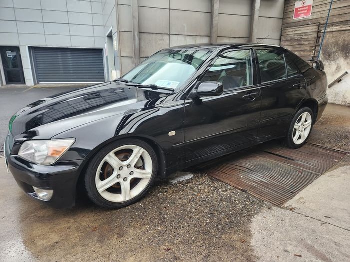 2004 Lexus Is