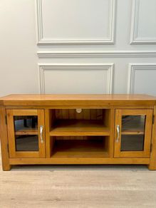 Solid Oak TV unit/Media stand