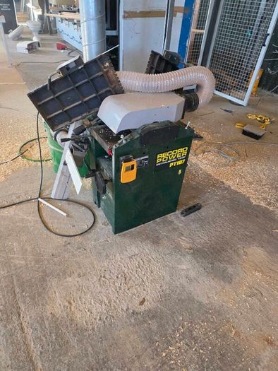 Record power pt 107 planer with extractor