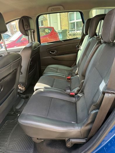 2011 Renault Grand Scenic