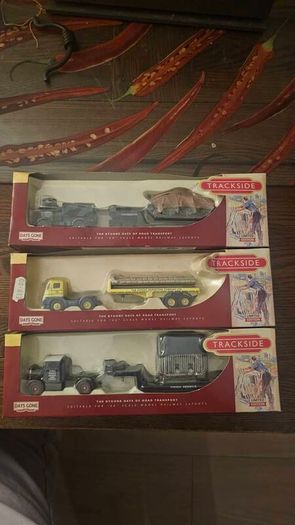 1:76 scale OO gauge die-cast model trucks